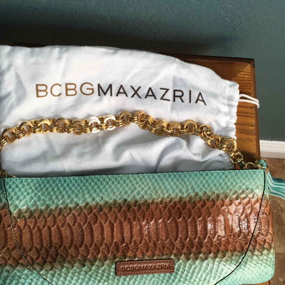 BCBG Max Azria Signature Python Snakeskin Purse - Picture 8 of 8
